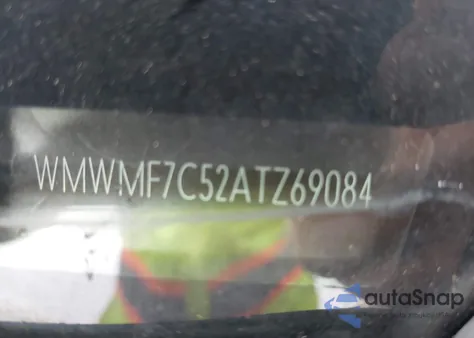 2010 Mini Cooper S из США, поврежденный, VIN WMWMF7C52ATZ69084